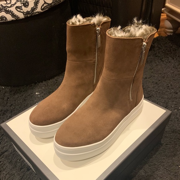 J Slides Tristan Boots - Picture 2 of 4